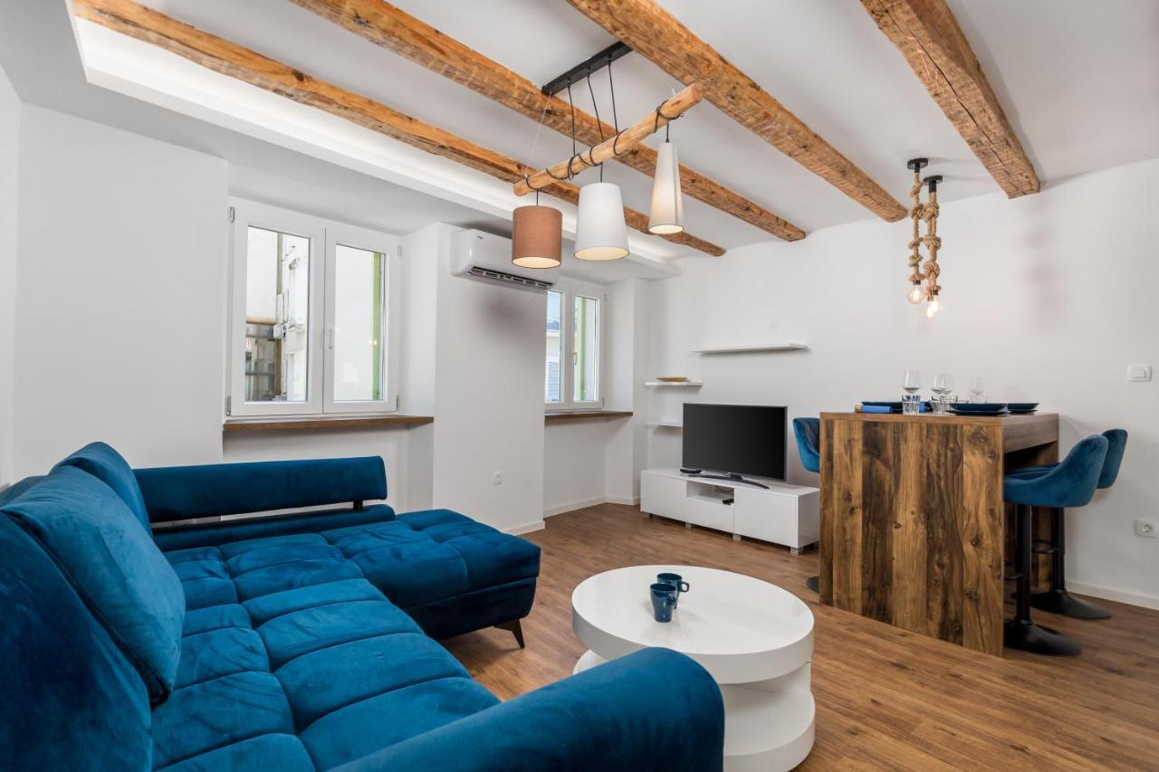 Central Apartments Dalmatina Rijeka Bagian luar foto