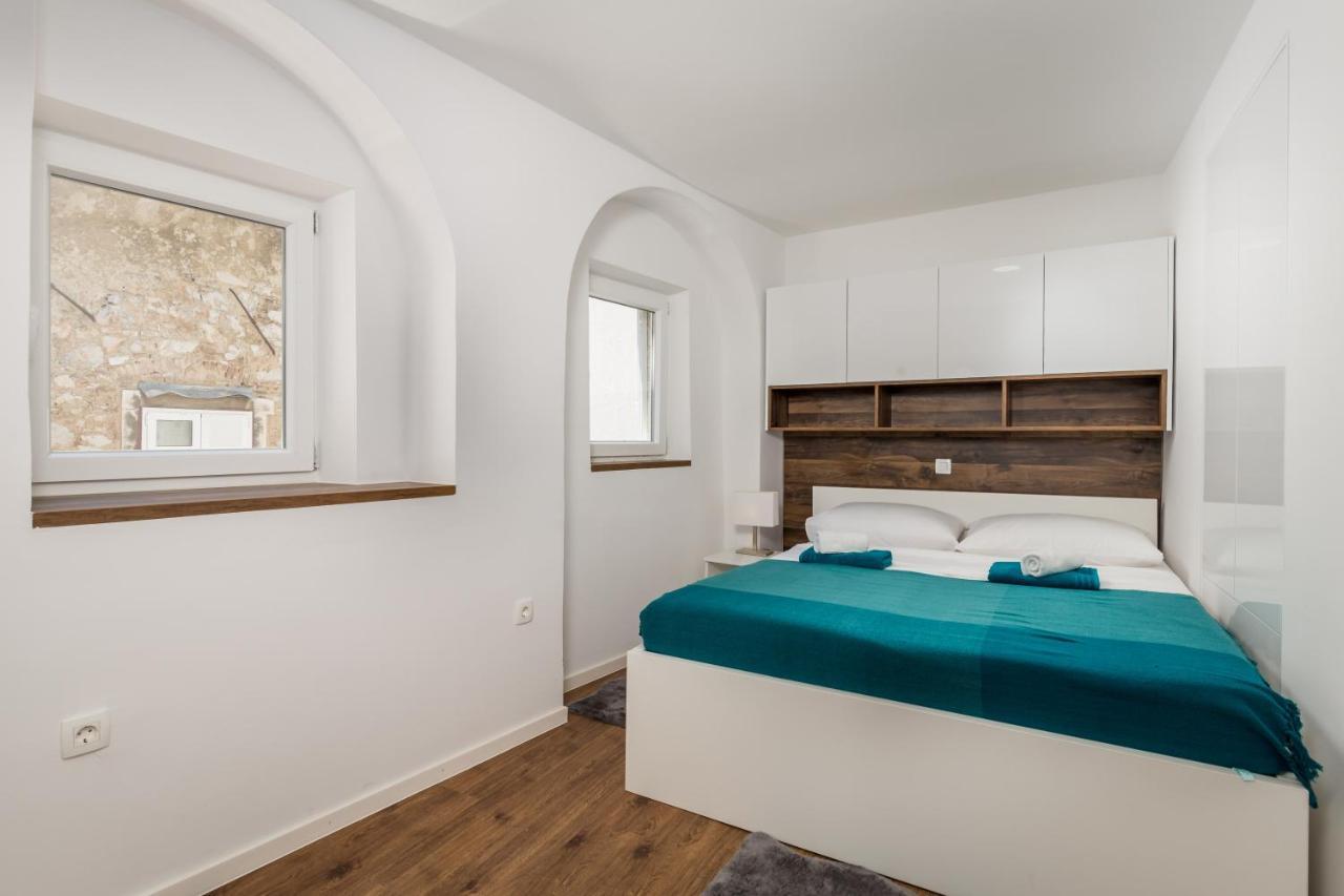 Central Apartments Dalmatina Rijeka Bagian luar foto