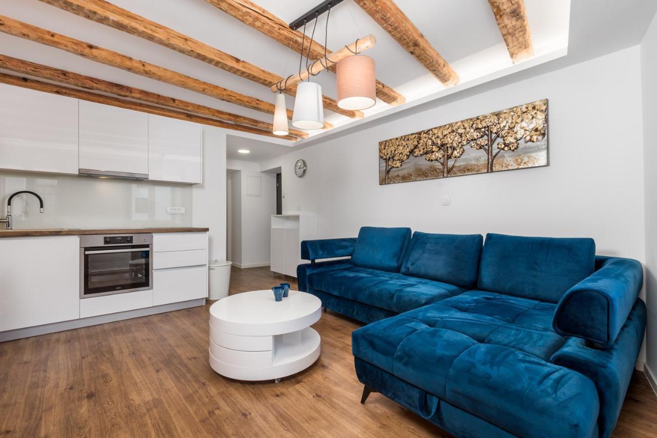 Central Apartments Dalmatina Rijeka Bagian luar foto