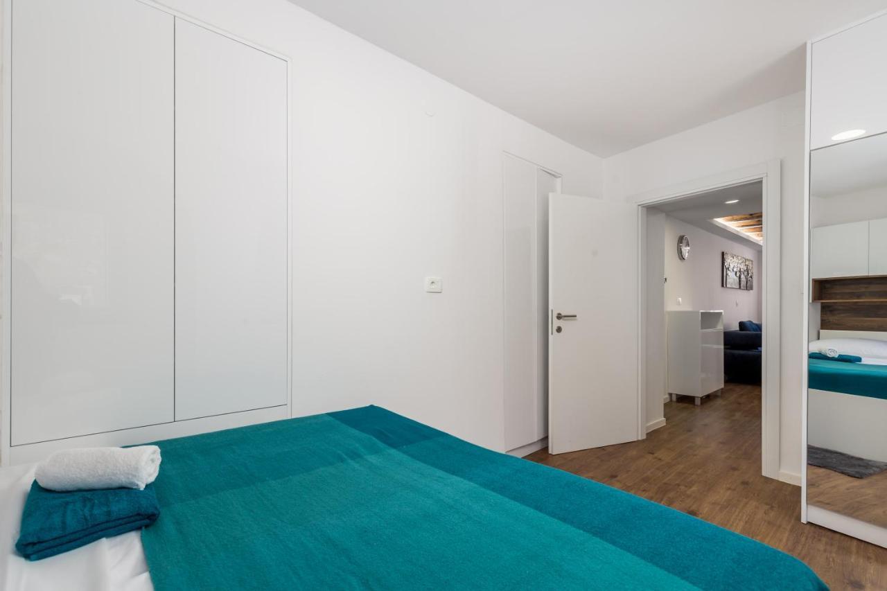 Central Apartments Dalmatina Rijeka Bagian luar foto