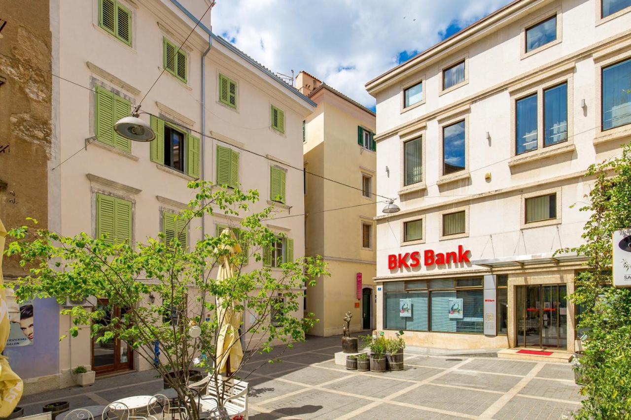 Central Apartments Dalmatina Rijeka Bagian luar foto