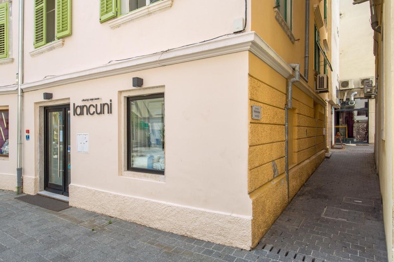 Central Apartments Dalmatina Rijeka Bagian luar foto